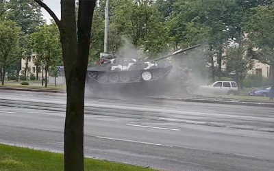 Όταν ένα άρμα μάχης προσπαθεί να φρενάρει (vid)