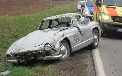 Mercedes 300 SL καταστράφηκε ολοσχερώς!