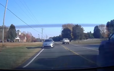 Σωτήρια η επιτάχυνση του Tesla… κυριολεκτικά (video)