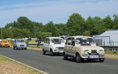 Ερωτευμένοι ακόμη με το Renault 4L (vid)