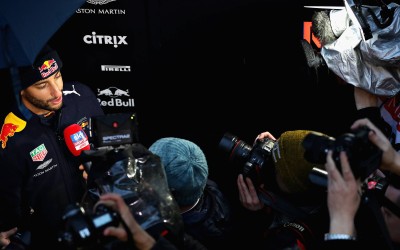 F1: Ricciardo και Ferrari