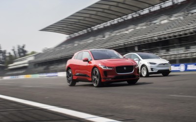 Είναι το ηλεκτρικό SUV της Jaguar πιο γρήγορο από το Tesla Model X; (vid)