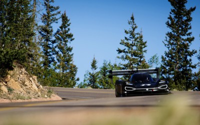 Το ηλεκτρικό της Volkswagen κάνει δοκιμές για το Pikes Peak (vid)