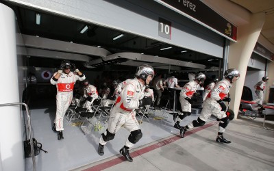 Δεν εγκαταλείπει την σαιζόν η McLaren
