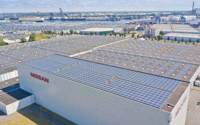 Η Nissan  ενεργοποιεί τη μεγαλύτερη οροφή με συλλέκτες ηλιακής ενέργειας στην Ολλανδία (vid)
