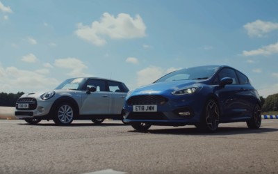 Ford Fiesta ST εναντίον 5θυρου MINI Cooper S (video)
