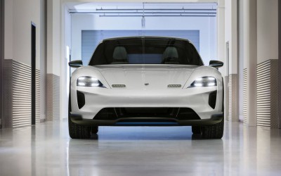 Η Porsche διευρύνει την ηλεκτρική της γκάμα με 2 νέα SUV
