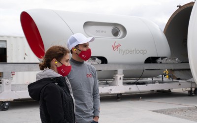 Hyperloop: Το μεταφορικό μέσο των 1.000 km/h μόλις ολοκλήρωσε την πρώτη του επανδρωμένη δοκιμή - Video