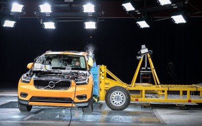 Το Volvo Cars Safety Centre γιορτάζει τα 20 χρόνια του