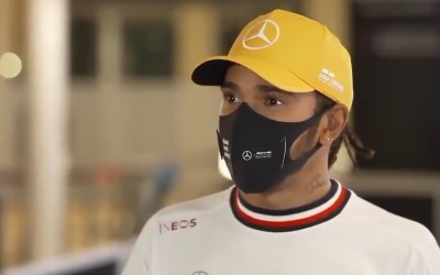 Video: Η επική αντίδραση του Hamilton στον ήχο του V10 της Renault