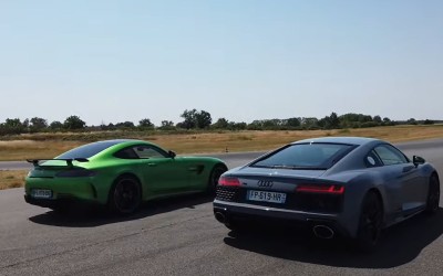 Drag race: Audi R8 RWD vs Mercedes-Benz AMG GT R