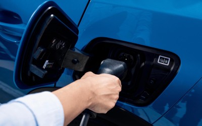 Πάνω από τους μισούς οδηγούς σκέφτονται να αγοράσουν ηλεκτρικό αυτοκίνητο