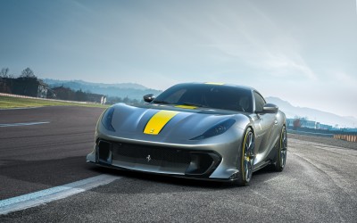 Η  Ferrari 812 Competizione  κρατάει ψηλά τη σημαία των ατμοσφαιρικών V12 