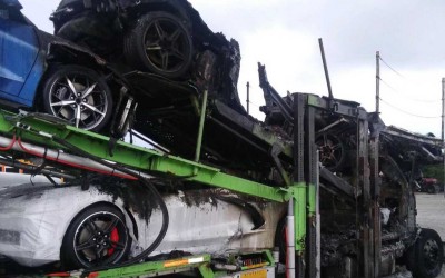 Στάχτη και αποκαΐδια έγιναν έξι ολοκαίνουριες Corvette C8 (video)