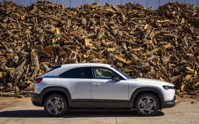 Φελλός, το φυσικό προϊόν που χρησιμοποιεί η Mazda εδώ και έναν αιώνα 