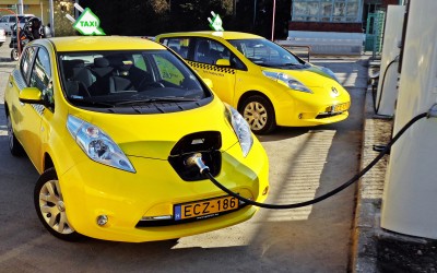 Ηλεκτρικά ταξί: Πότε ανοίγει η πλατφόρμα στην Ελλάδα; 