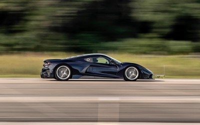 Τράκαρε με 400 km/h και δεν έπαθε τίποτα - Οδηγούσε αυτοκίνητο 1.842 PS
