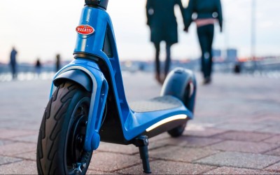 Η πρώτη ηλεκτρική Bugatti έχει μόνο 2 τροχούς
