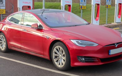 Μεταχειρισμένο Model S 10 ετών αξίζει μόνο... 4.500 € για την Tesla