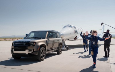 Με ένα Land Rover φτάνεις ακόμα και στο διάστημα