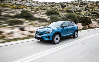 Volvo: Αύξηση πωλήσεων με 3 στα 4 να μπαίνουν στην πρίζα!
