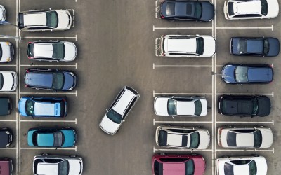 Πόσο καλοί είναι οι Έλληνες στο παρκάρισμα; Τι έδειξε μεγάλη έρευνα