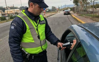 Όριο αλκοτέστ: Πότε σε «πιάνει», ποια είναι τα πρόστιμα