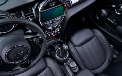 MINI: Στοπ σε όλα τα αυτοκίνητα με μηχανικό κιβώτιο 