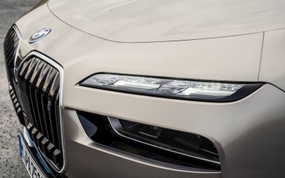 Πώς φτιάχνονται φώτα αυτοκινήτου με κρύσταλλα Swarovski [video] 