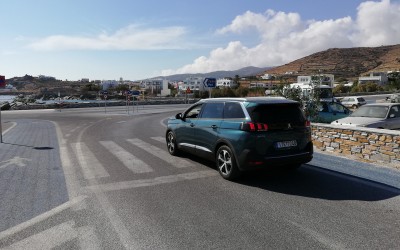 Διακοπές με πλοίο: Συμφέρει να πάρεις αυτοκίνητο ή να νοικιάσεις;