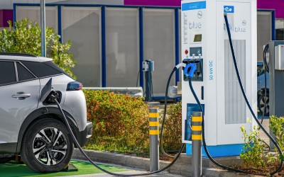 ΔΕΗ: Αυξάνει σε 1.000 τα σημεία φόρτισης σε όλη τη χώρα 