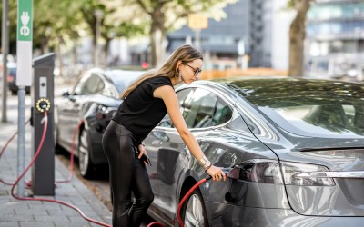 Μπαταρία ηλεκτρικών αυτοκινήτων: Πώς προκύπτει η τιμή της;