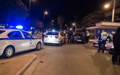Νέα μεγάλη έφοδος της αστυνομίας στην παραλιακή – Πήρε πινακίδες και διπλώματα