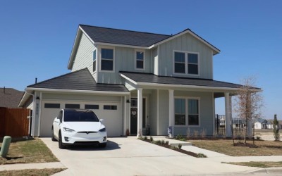 Τέλος τα φωτοβολταϊκά για την Tesla; Τι αλλάζει στα πλάνα του Musk