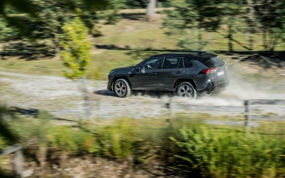 2.500 ευρώ φθηνότερο το Toyota RAV4 στην Ελλάδα – Καίει 5,38 €/100 km