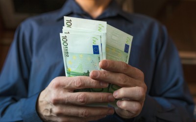 Απάτη: Πήραν από ηλικιωμένο στον Βόλο 38.000 € για δήθεν τροχαίο της κόρης του 