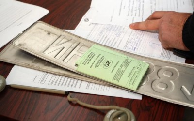 Κατάθεση πινακίδων: Τι κερδίζεις με την ακινησία του αυτοκινήτου