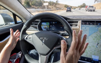 «Πάρε Tesla, για να δεις την τεχνητή νοημοσύνη να προσπαθεί να σε σκοτώσει!» - Ποιος το είπε;



