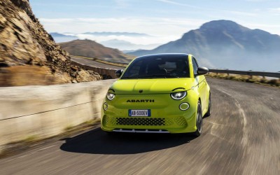 Το Abarth 500e ήρθε στην Ελλάδα – Δες όλες τις τιμές!