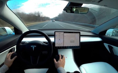 Tesla: Δωρεάν αναβάθμιση λόγω κατηγοριών για παραπλανητική διαφήμιση!