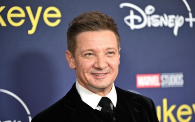Jeremy Renner: Προσπάθησε να βοηθήσει ακινητοποιημένο αυτοκίνητο, όταν τραυματίστηκε! 