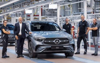 Απίστευτο bonus από τη Mercedes-Benz σε 93.000 εργαζομένους