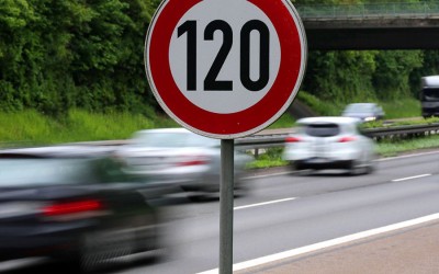 Ελλάδα: Αλλάζουν τα όρια ταχύτητας με βροχή και χιόνι; Δείτε τι ισχύει