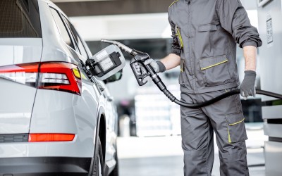 Πόσα χιλιόμετρα μπορώ να κάνω με 10 ευρώ βενζίνη; 