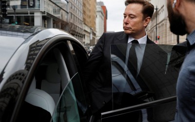 Ο Musk σκέφτεται να αγοράσει τη Silicon Valley Bank - Πώς σχετίζεται με το Twitter