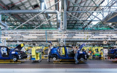 Ποιοι έκλεψαν τη Renault; Τι συνέβη στο εργοστάσιό της;