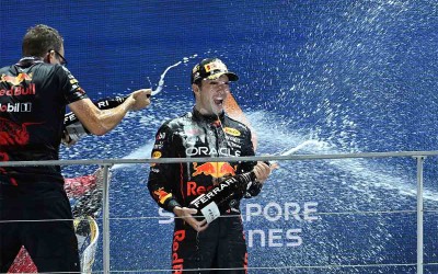 Γιατί ανοίγουν σαμπάνιες στην F1; Πώς και πότε ξεκίνησε η παράδοση