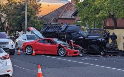 Ferrari τρακάρει με Nissan Navara και Subaru Impreza – Δείτε το video 