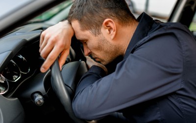 Λαμία: Λιποθύμησε στο τιμόνι και το αυτοκίνητο κύλησε μόνο του προς τα πίσω