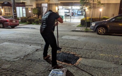Λακκούβα στον δρόμο: Μπορεί να την μπαλώσει πολίτης ή όχι; Τι ισχύει